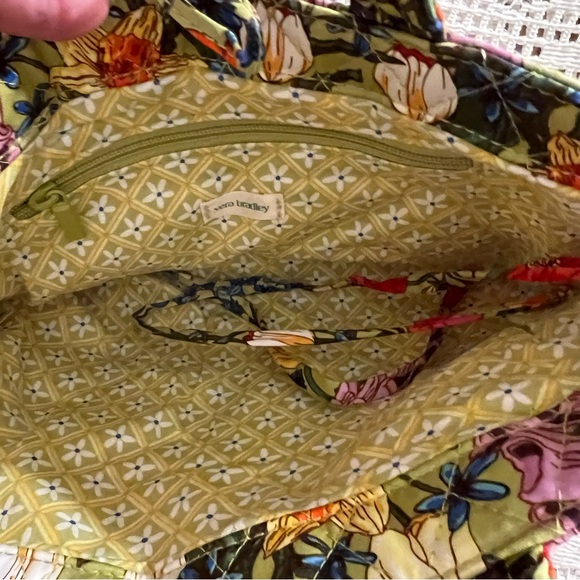 Vera Bradley NWT Mini Hathaway Meadow Bouquet Tote - Picture 3 of 9